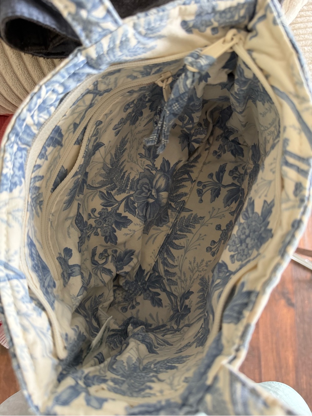 Rare Vintage Vera Bradley Tote Bag Blue Toile Pattern Quilted Cotton White - Picture 9 of 10